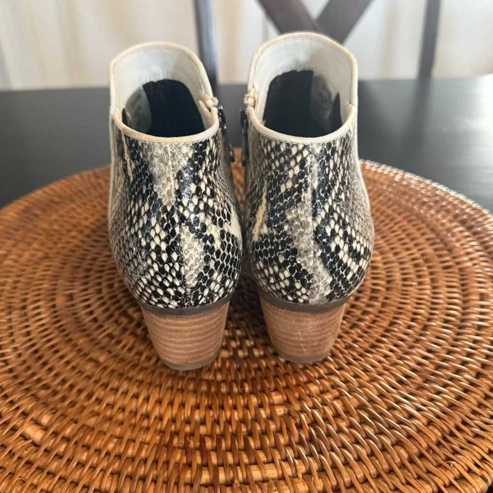 Blondo Black and White‎ Snakeskin Ankle Booties waterproof